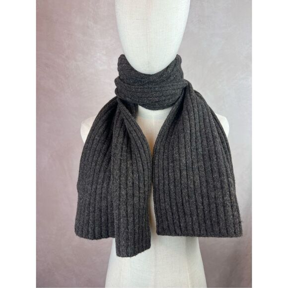 Gap Gray 100% Lambswool Knit Scarf 54" - Picture 1 of 5